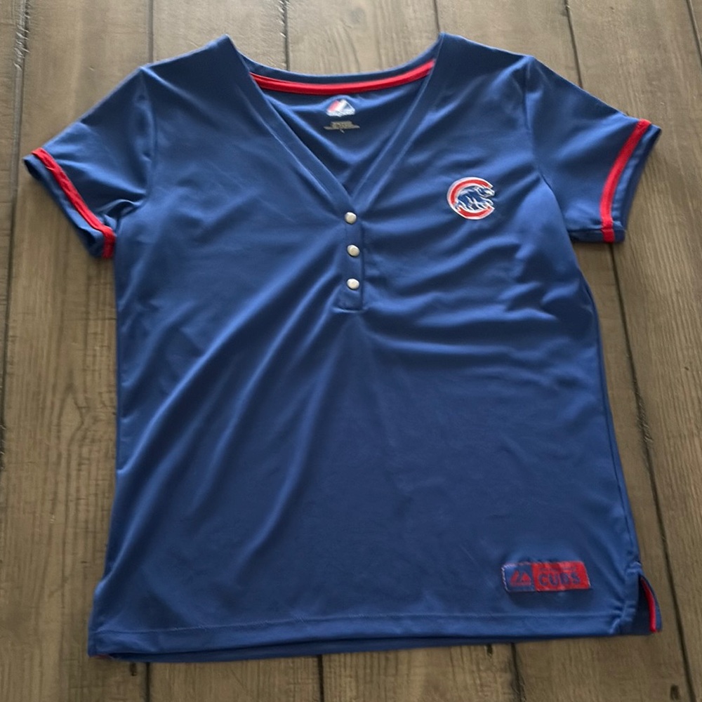 Chicago Cubs women’s top